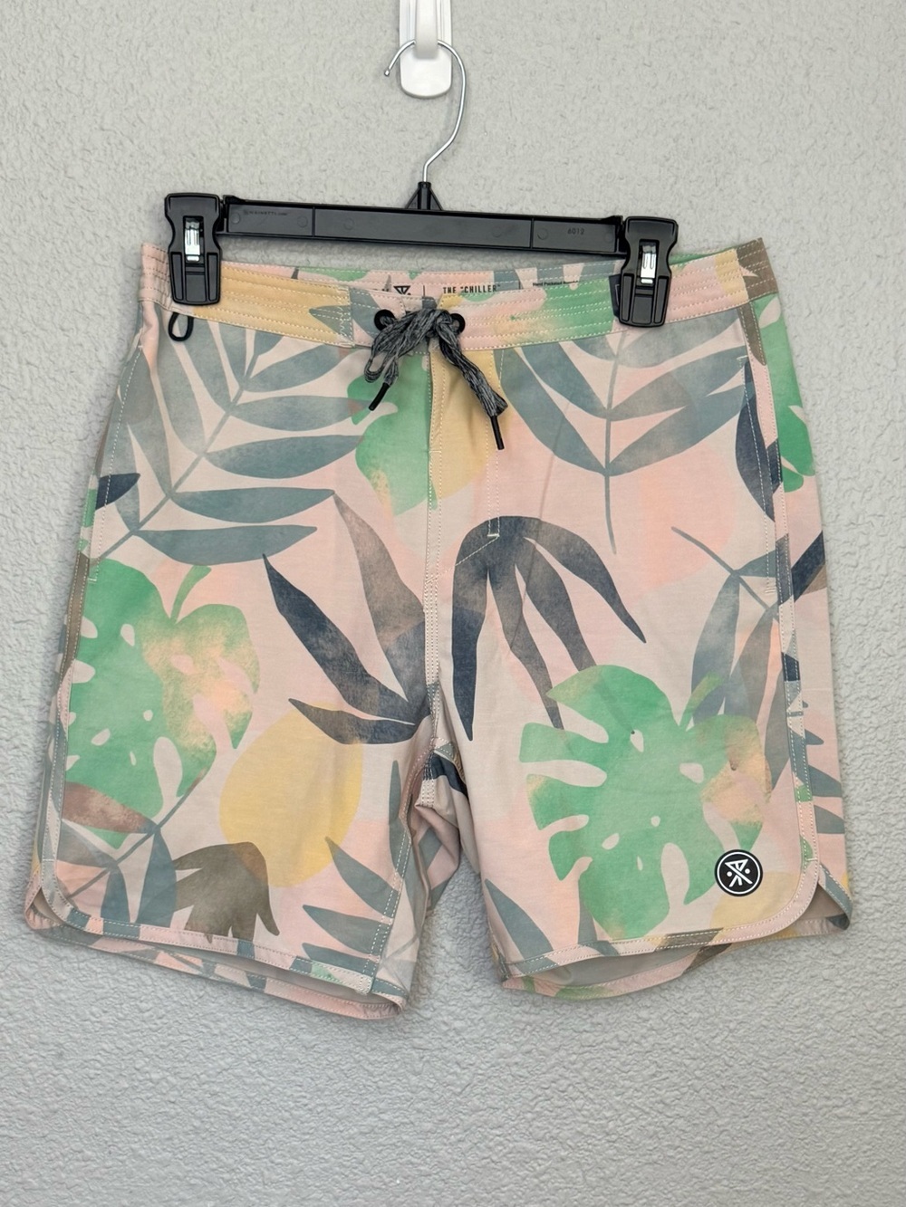 NWT Roark | Chiller De Palmas Boardshorts 17” | Waist 28”